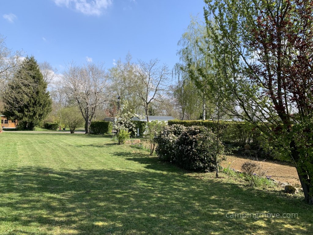 Camping Bois Joli 2 rue de Cresnes hébergement professionel en